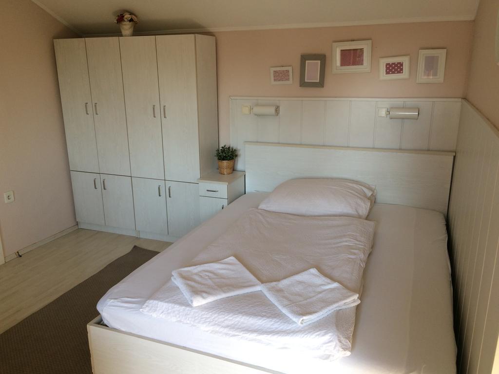 Ida Rooms Lajosmizse Buitenkant foto